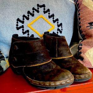 Merrell brown leather booties size 7.